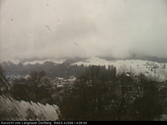 Webcam-Bild: Aussicht vom Dorfberg in Langnau 20060405-140500