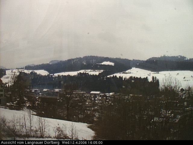 Webcam-Bild: Aussicht vom Dorfberg in Langnau 20060412-160500