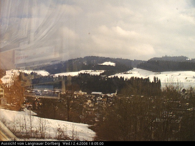 Webcam-Bild: Aussicht vom Dorfberg in Langnau 20060412-180500