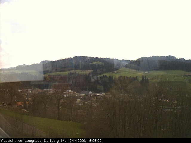 Webcam-Bild: Aussicht vom Dorfberg in Langnau 20060424-160500