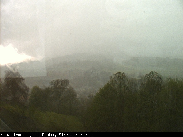 Webcam-Bild: Aussicht vom Dorfberg in Langnau 20060505-160500