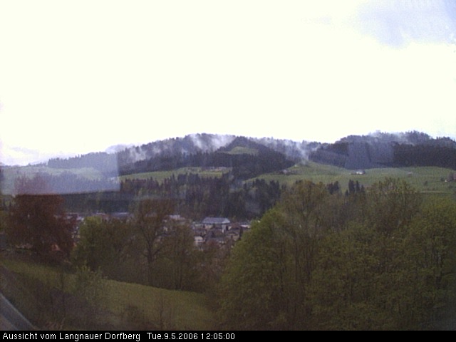 Webcam-Bild: Aussicht vom Dorfberg in Langnau 20060509-120500