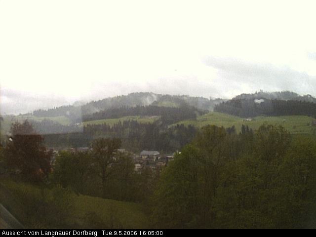 Webcam-Bild: Aussicht vom Dorfberg in Langnau 20060509-160500