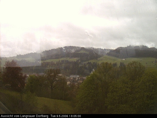 Webcam-Bild: Aussicht vom Dorfberg in Langnau 20060509-180500