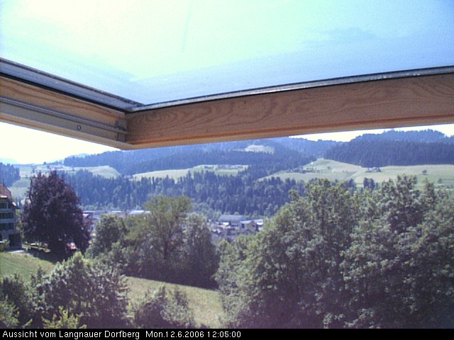 Webcam-Bild: Aussicht vom Dorfberg in Langnau 20060612-120500