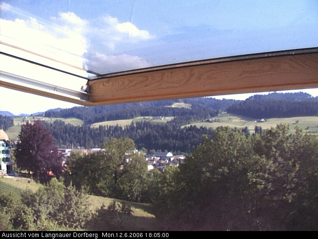 Webcam-Bild: Aussicht vom Dorfberg in Langnau 20060612-180500