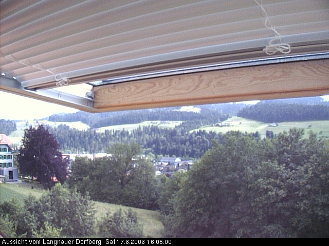Webcam-Bild: Aussicht vom Dorfberg in Langnau 20060617-160500