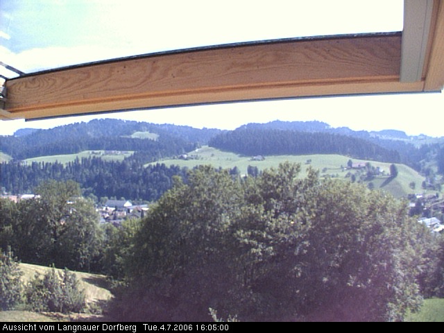 Webcam-Bild: Aussicht vom Dorfberg in Langnau 20060704-160500