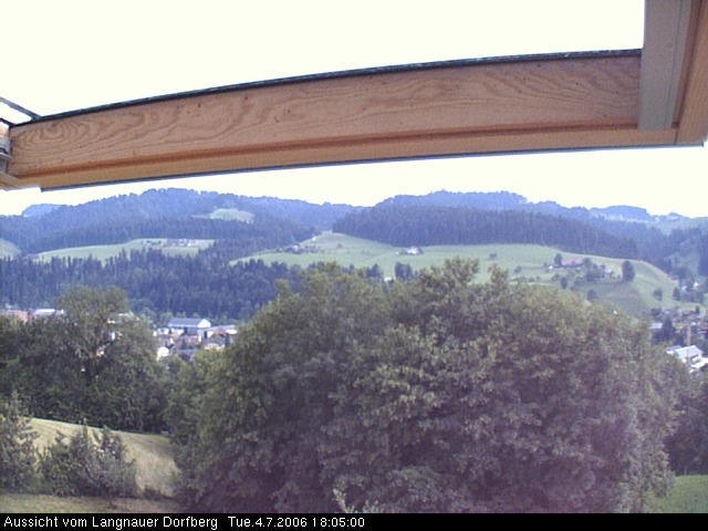 Webcam-Bild: Aussicht vom Dorfberg in Langnau 20060704-180500