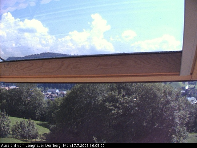 Webcam-Bild: Aussicht vom Dorfberg in Langnau 20060717-160500