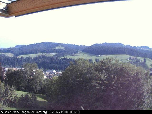 Webcam-Bild: Aussicht vom Dorfberg in Langnau 20060725-180500