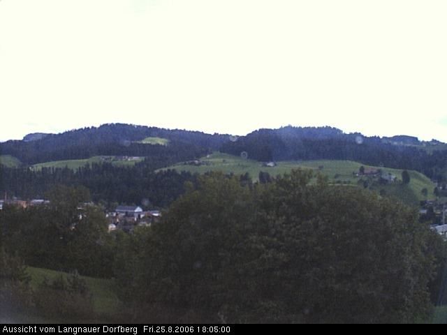 Webcam-Bild: Aussicht vom Dorfberg in Langnau 20060825-180500