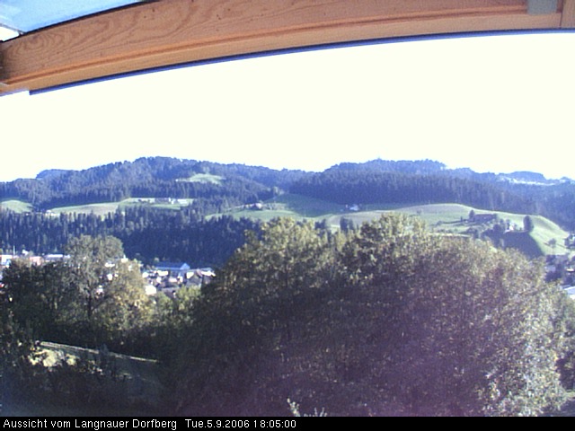Webcam-Bild: Aussicht vom Dorfberg in Langnau 20060905-180500