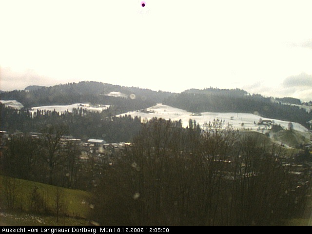 Webcam-Bild: Aussicht vom Dorfberg in Langnau 20061218-120500