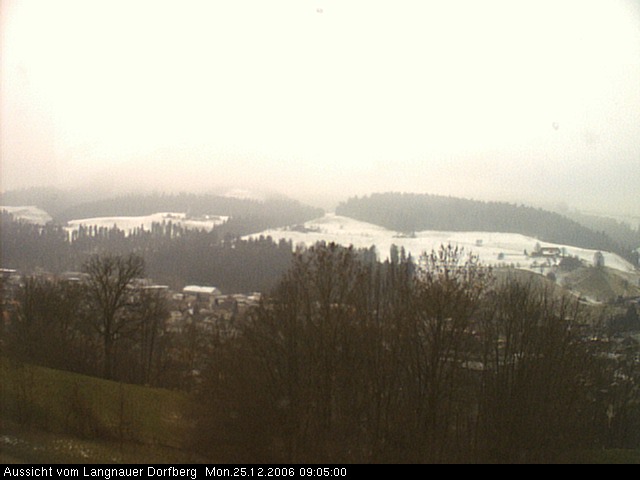 Webcam-Bild: Aussicht vom Dorfberg in Langnau 20061225-090500