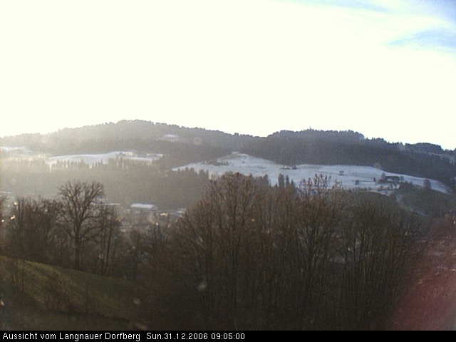 Webcam-Bild: Aussicht vom Dorfberg in Langnau 20061231-090500