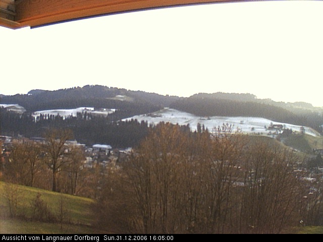 Webcam-Bild: Aussicht vom Dorfberg in Langnau 20061231-160500