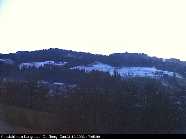 Webcam-Bild: Aussicht vom Dorfberg in Langnau 20061231-170500