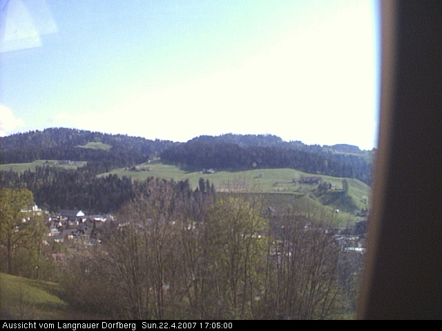 Webcam-Bild: Aussicht vom Dorfberg in Langnau 20070422-170500