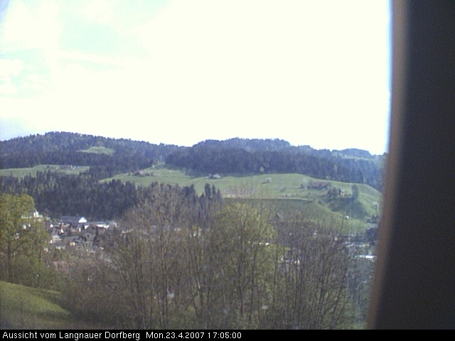 Webcam-Bild: Aussicht vom Dorfberg in Langnau 20070423-170500