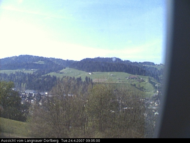 Webcam-Bild: Aussicht vom Dorfberg in Langnau 20070424-090500