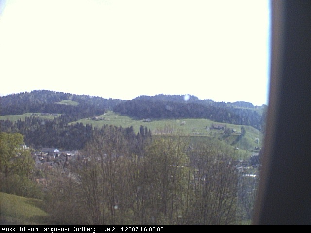 Webcam-Bild: Aussicht vom Dorfberg in Langnau 20070424-160500