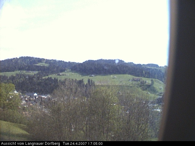 Webcam-Bild: Aussicht vom Dorfberg in Langnau 20070424-170500
