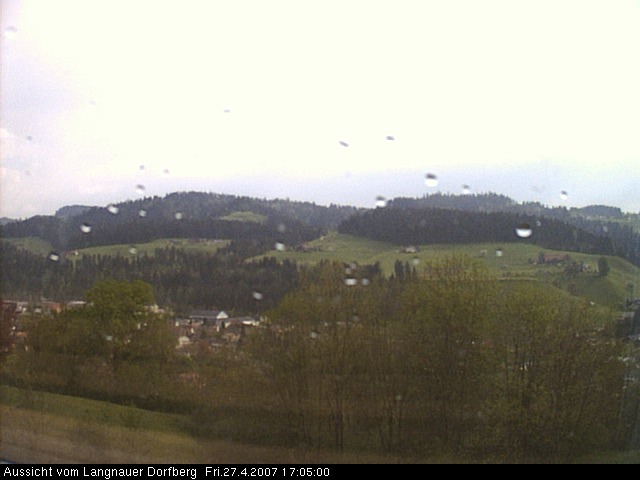 Webcam-Bild: Aussicht vom Dorfberg in Langnau 20070427-170500