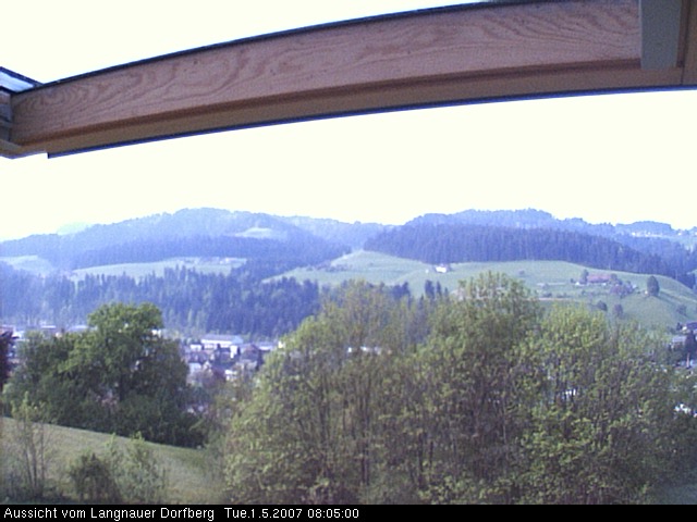 Webcam-Bild: Aussicht vom Dorfberg in Langnau 20070501-080500
