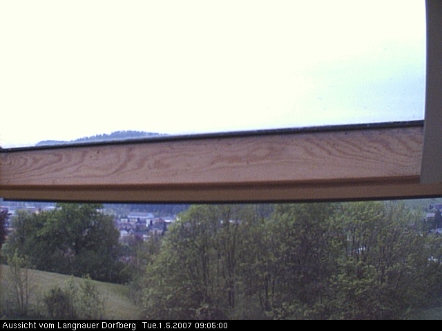 Webcam-Bild: Aussicht vom Dorfberg in Langnau 20070501-090500