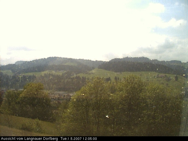 Webcam-Bild: Aussicht vom Dorfberg in Langnau 20070501-120500