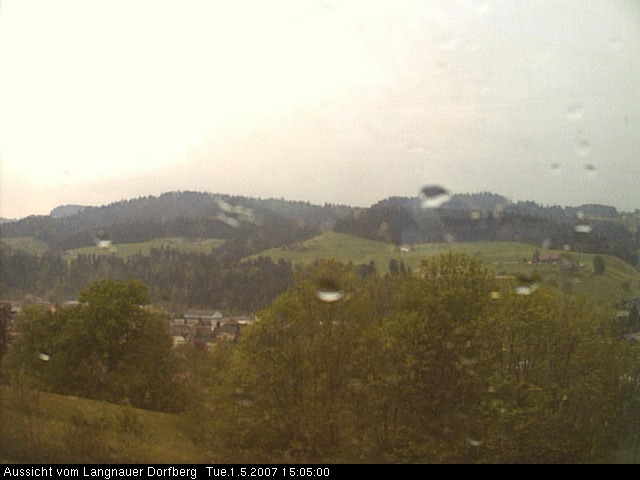 Webcam-Bild: Aussicht vom Dorfberg in Langnau 20070501-150500