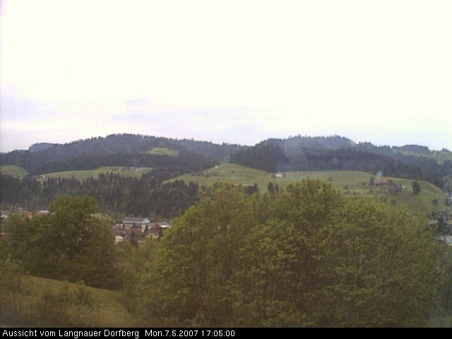 Webcam-Bild: Aussicht vom Dorfberg in Langnau 20070507-170500