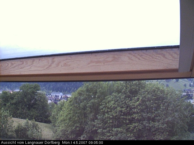 Webcam-Bild: Aussicht vom Dorfberg in Langnau 20070514-090500