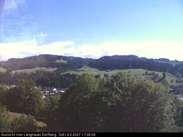 Webcam-Bild: Aussicht vom Dorfberg in Langnau 20070519-170500