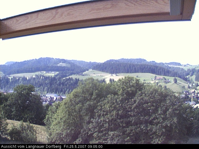 Webcam-Bild: Aussicht vom Dorfberg in Langnau 20070525-090500