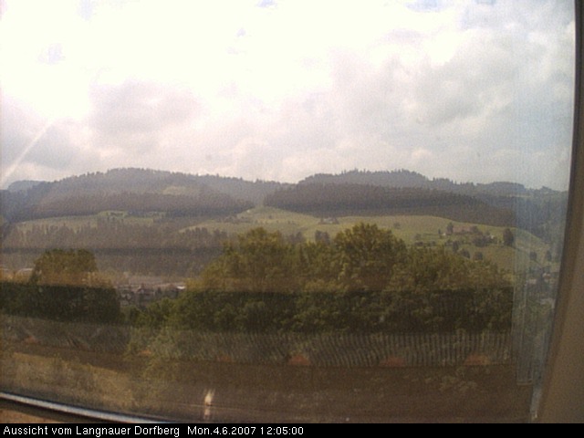 Webcam-Bild: Aussicht vom Dorfberg in Langnau 20070604-120500