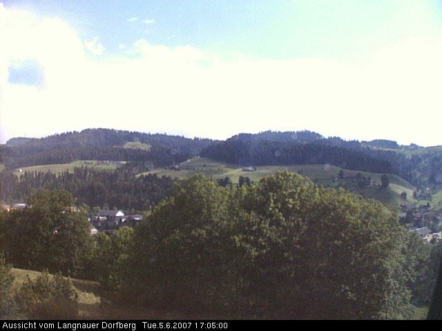 Webcam-Bild: Aussicht vom Dorfberg in Langnau 20070605-170500