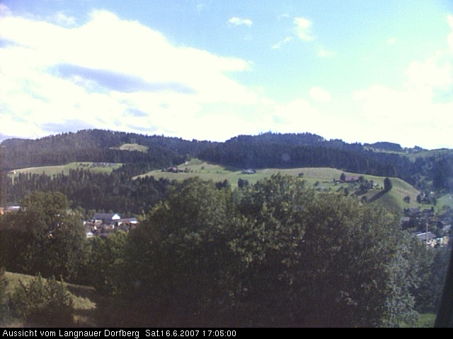 Webcam-Bild: Aussicht vom Dorfberg in Langnau 20070616-170500