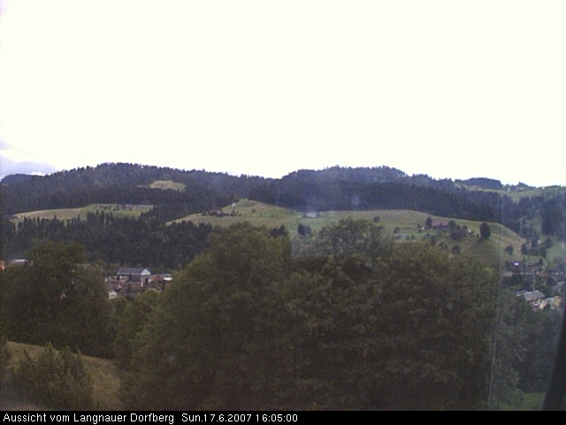 Webcam-Bild: Aussicht vom Dorfberg in Langnau 20070617-160500