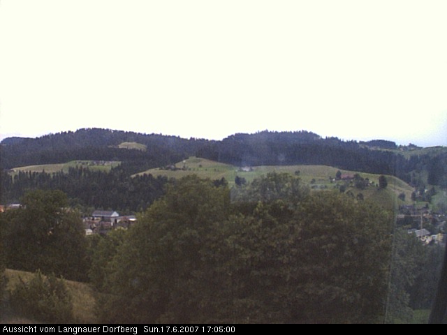 Webcam-Bild: Aussicht vom Dorfberg in Langnau 20070617-170500
