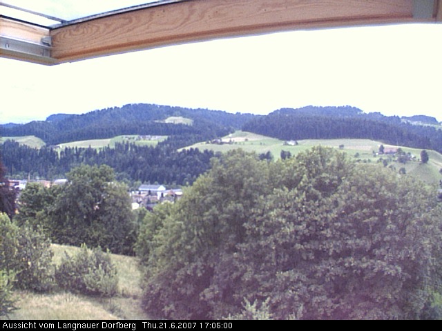 Webcam-Bild: Aussicht vom Dorfberg in Langnau 20070621-170500