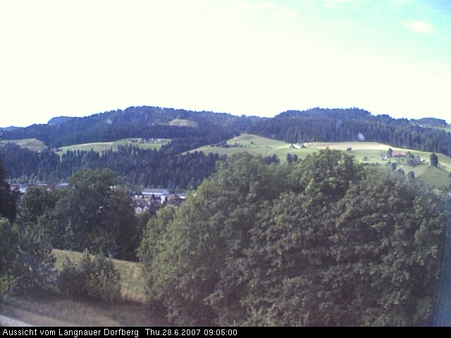 Webcam-Bild: Aussicht vom Dorfberg in Langnau 20070628-090500