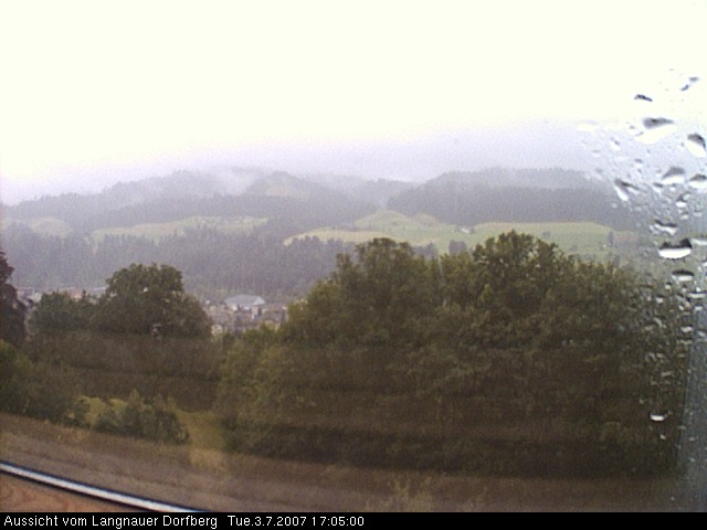 Webcam-Bild: Aussicht vom Dorfberg in Langnau 20070703-170500