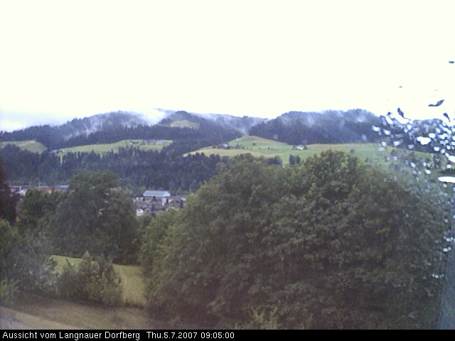 Webcam-Bild: Aussicht vom Dorfberg in Langnau 20070705-090500
