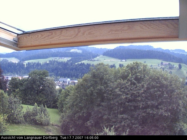 Webcam-Bild: Aussicht vom Dorfberg in Langnau 20070717-160500