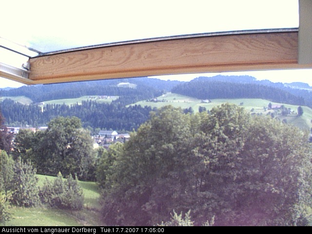 Webcam-Bild: Aussicht vom Dorfberg in Langnau 20070717-170500