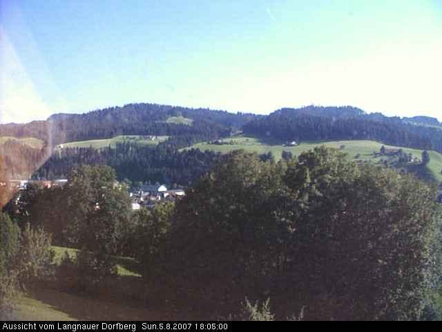 Webcam-Bild: Aussicht vom Dorfberg in Langnau 20070805-180500