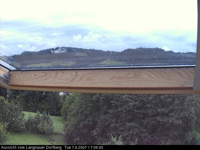 Webcam-Bild: Aussicht vom Dorfberg in Langnau 20070807-170500