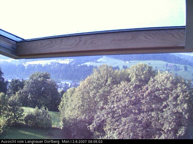 Webcam-Bild: Aussicht vom Dorfberg in Langnau 20070813-080501